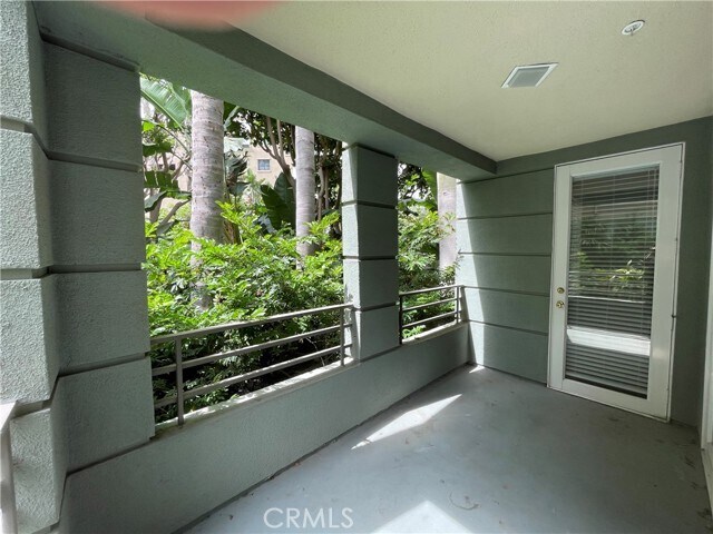 Building Photo - 2253 Martin