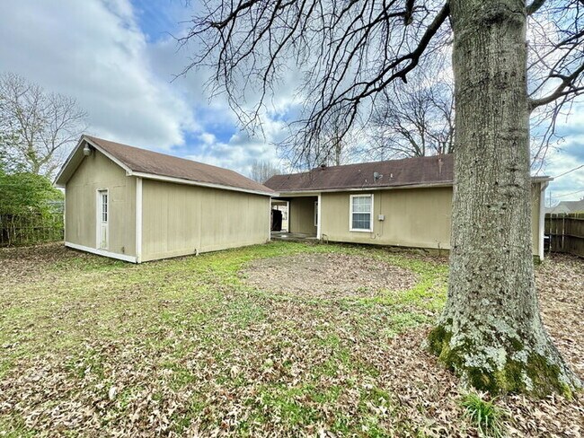 Building Photo - 7312 Countryside Road