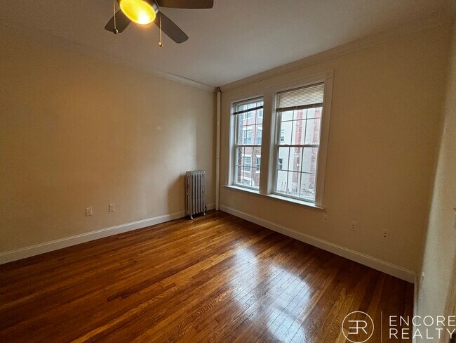 Building Photo - 15 Glenville Ave