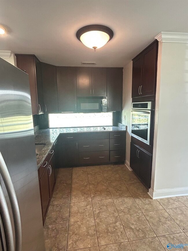 Building Photo - 2327 Quince Dr SE