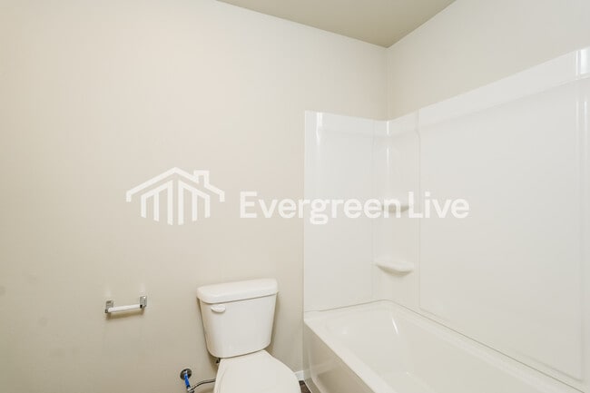 Building Photo - 23035 S King Rdg Dr