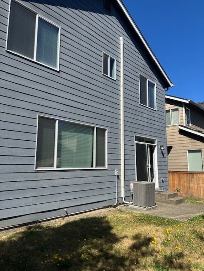 Building Photo - Price reduction