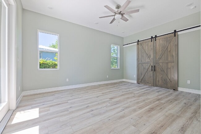 Building Photo - MODERN 3-BEDROOM W/ OFFICE WEST TAMPA HOME | BUILT 2023 | FENCED YARD | PET FRIENDLY