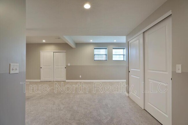 Building Photo - 1412 Leesland Dr