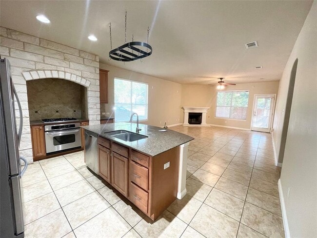 Building Photo - 300 Steer Acres Ct