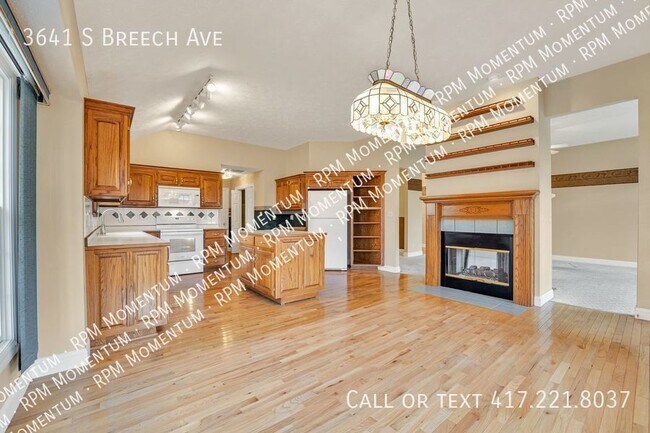 Building Photo - Chesterfield Village 3 Bedroom 2 Bath 2 Ca...