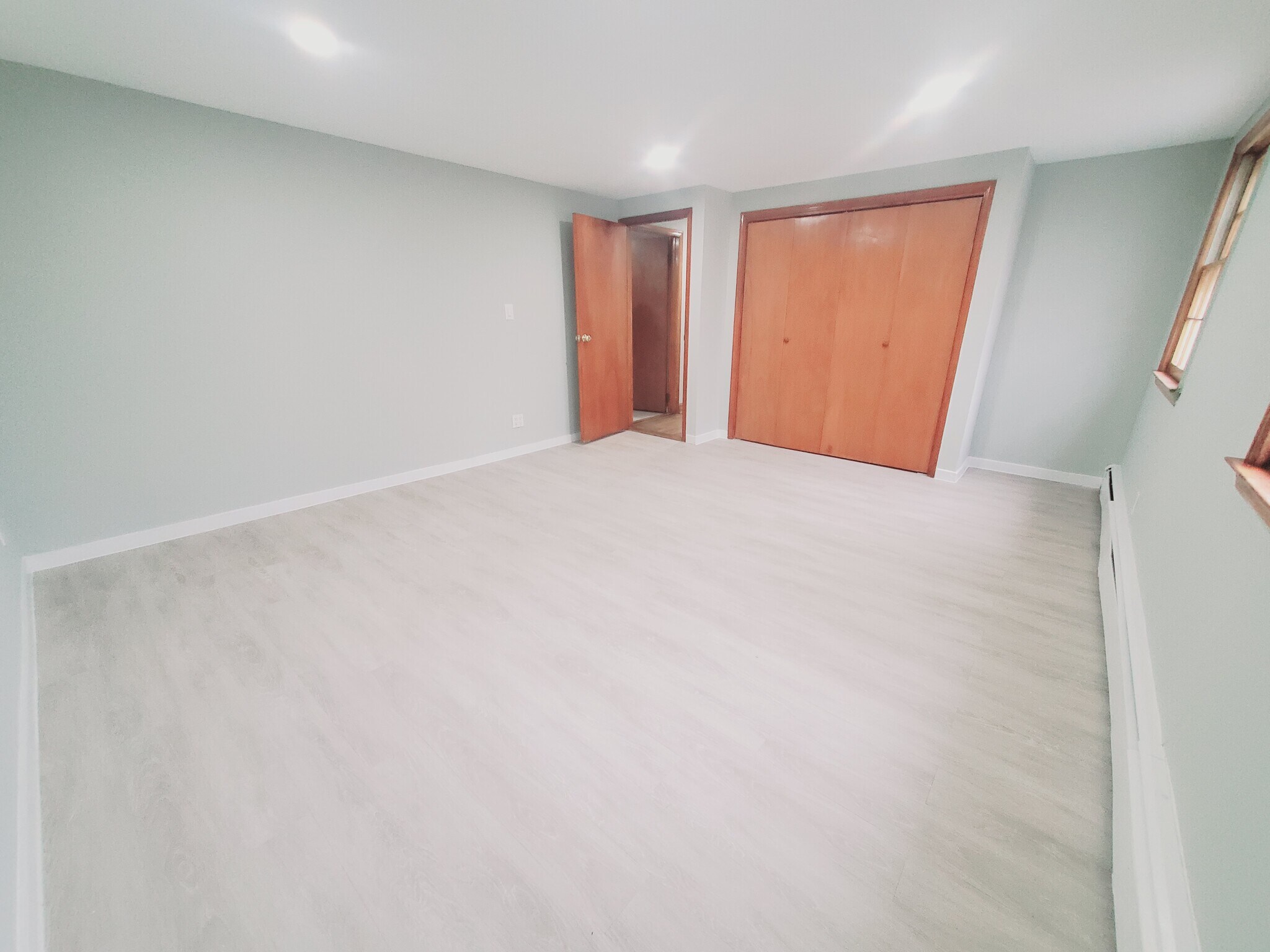 Building Photo - 17 Linden St