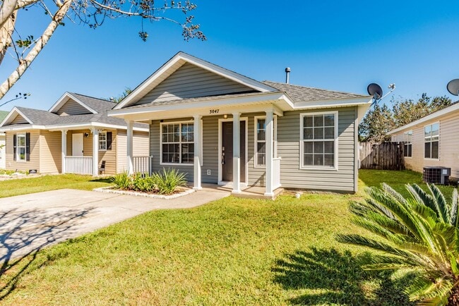 Building Photo - Well-maintained cottage home in Bellview