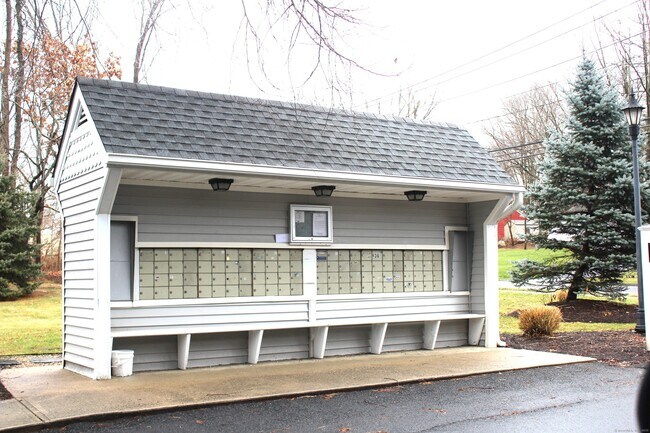 Building Photo - 38 Woodhill Rd