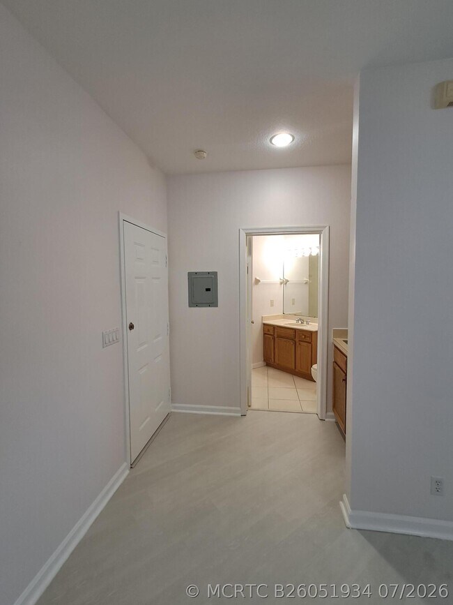 Building Photo - 8305 Mulligan Cir