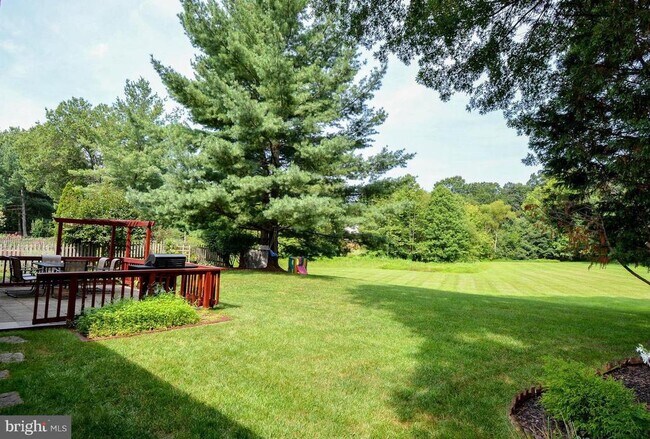 Building Photo - 13527 Point Pleasant Dr