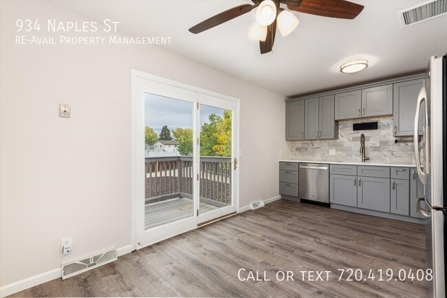 Building Photo - 934 Naples St