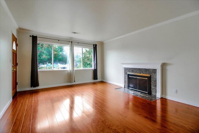 Building Photo - 1535 San Joaquin Ave