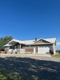 Building Photo - Beautiful country charmer with INCREDIBLE ...