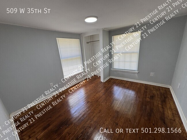Building Photo - 509 W 35th St