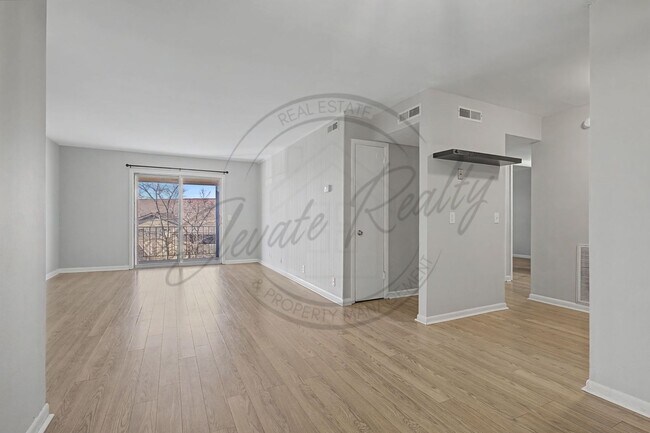 Building Photo - SPRING SPECIAL!! FIRST MONTH FREE on this Two Bedroom Condo, Second Floor, across from Madison Pa...