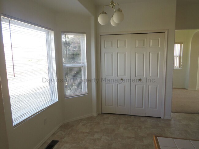 Building Photo - Spacious 3-Bedroom House in Pine Creek