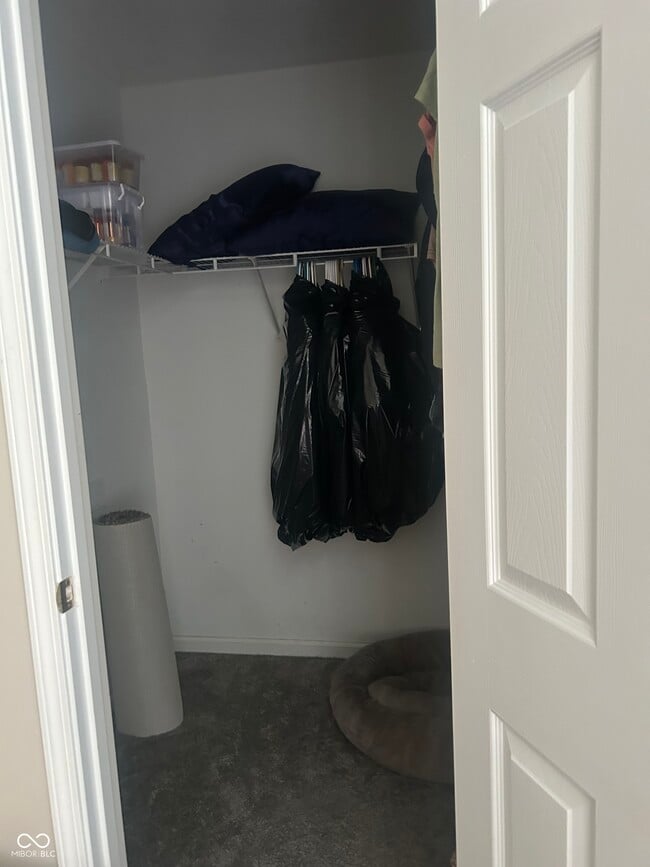 Building Photo - 720 Bluff Creek Dr