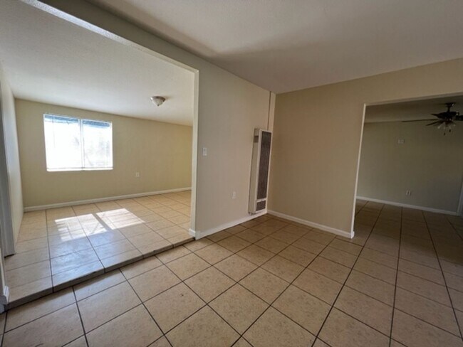 Building Photo - RV T 6951