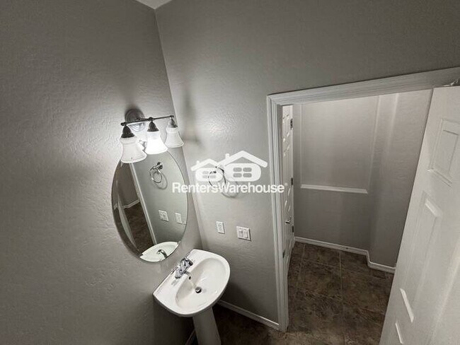 Building Photo - North Phoenix Oasis in a 3-BD Single Family House!