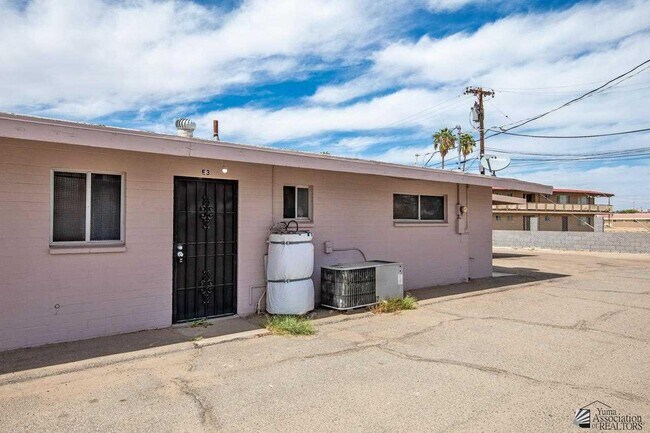 Building Photo - 250 W Catalina Dr