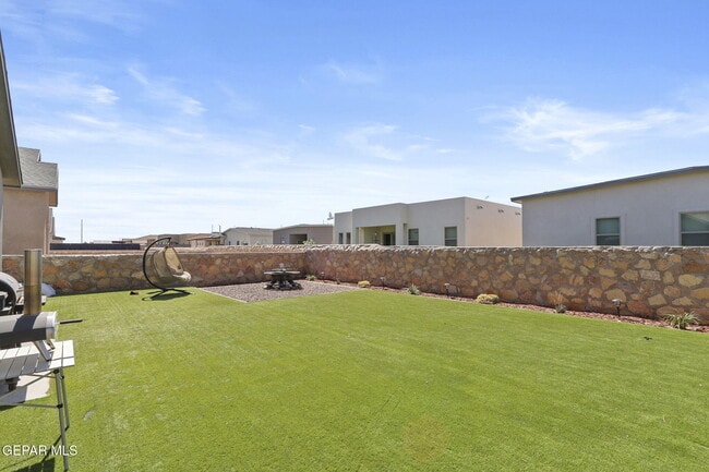 Building Photo - 14828 Tierra Escape Ave