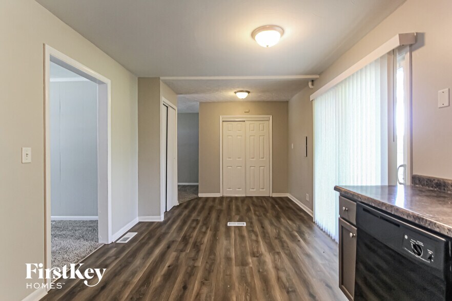 Building Photo - 4939 Norcroft Dr