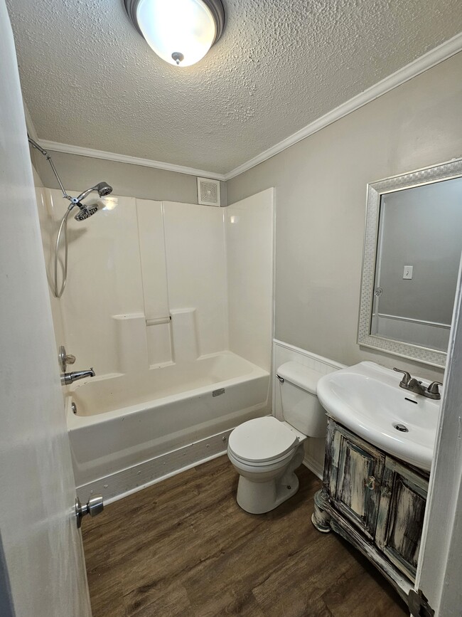 Building Photo - 131 Dolores Dr