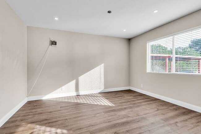 Building Photo - 6845 Coley Ave