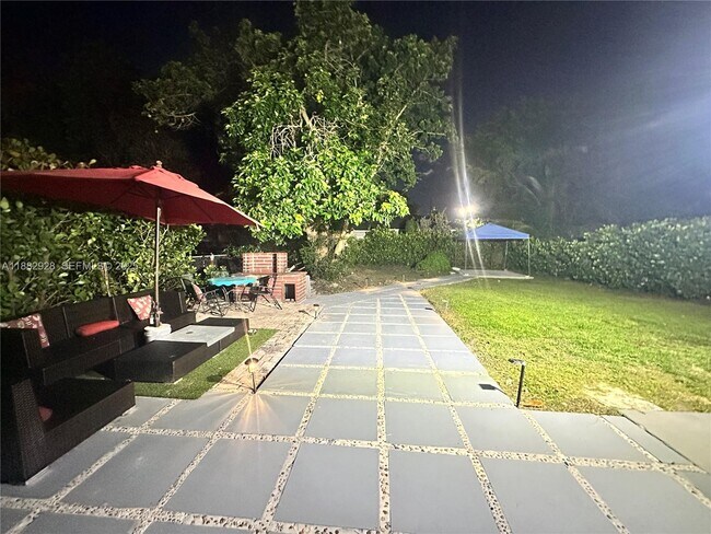 Building Photo - 4718 NW 15th Ave