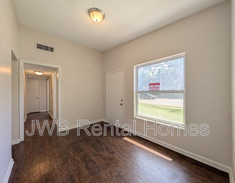 Building Photo - 2710 Rogero Rd