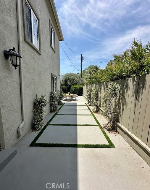 Building Photo - 515 N Crescent Heights Blvd