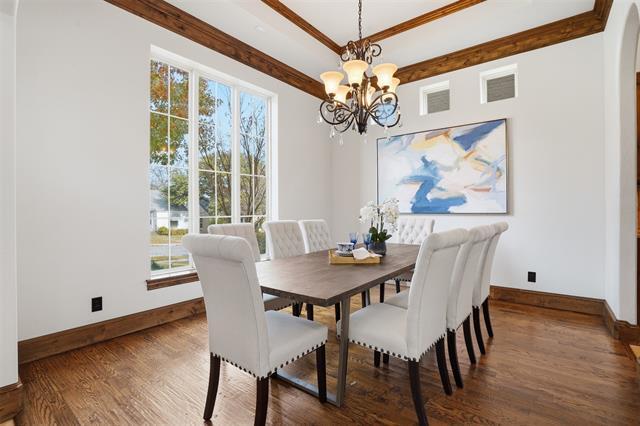 Building Photo - 3725 W 5th St