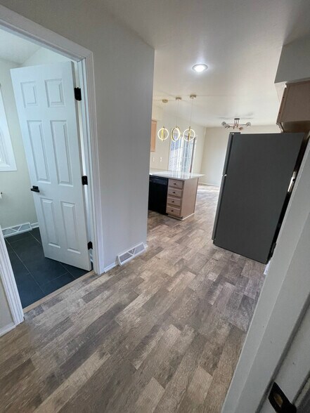 Building Photo - 5963 Teakwood Dr