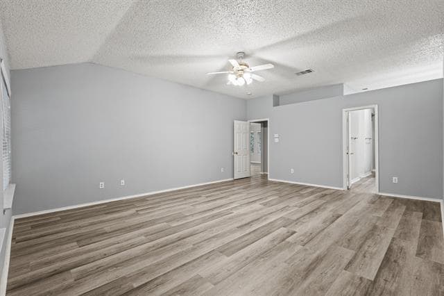 Building Photo - 1604 Lincoln Dr