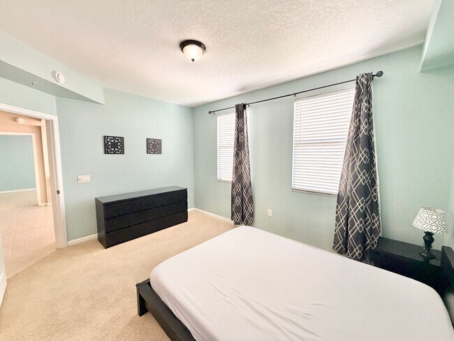 Building Photo - 12960 Positano Cir