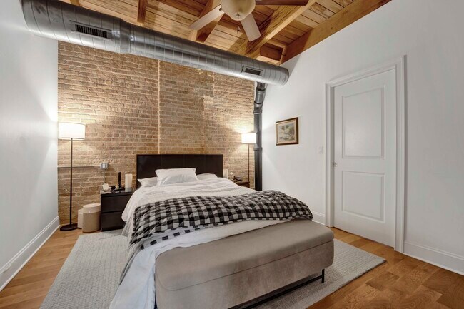 Building Photo - 935 W Randolph St