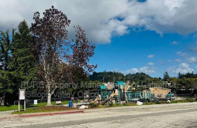 Building Photo - 113 Arabian Way