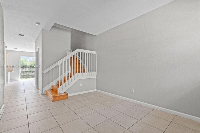 Building Photo - 623 NE 21st Terrace