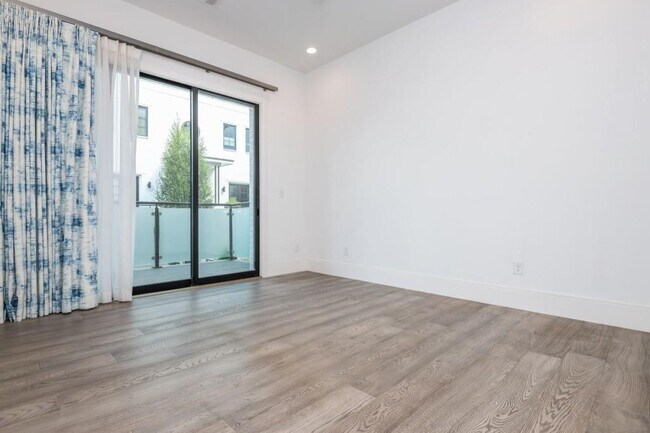 Building Photo - 1494 Red Fox Dr NE