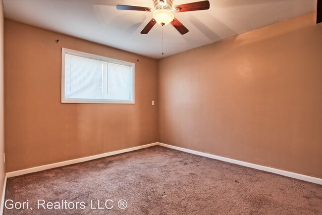 Building Photo - 1514 Schiller Ave
