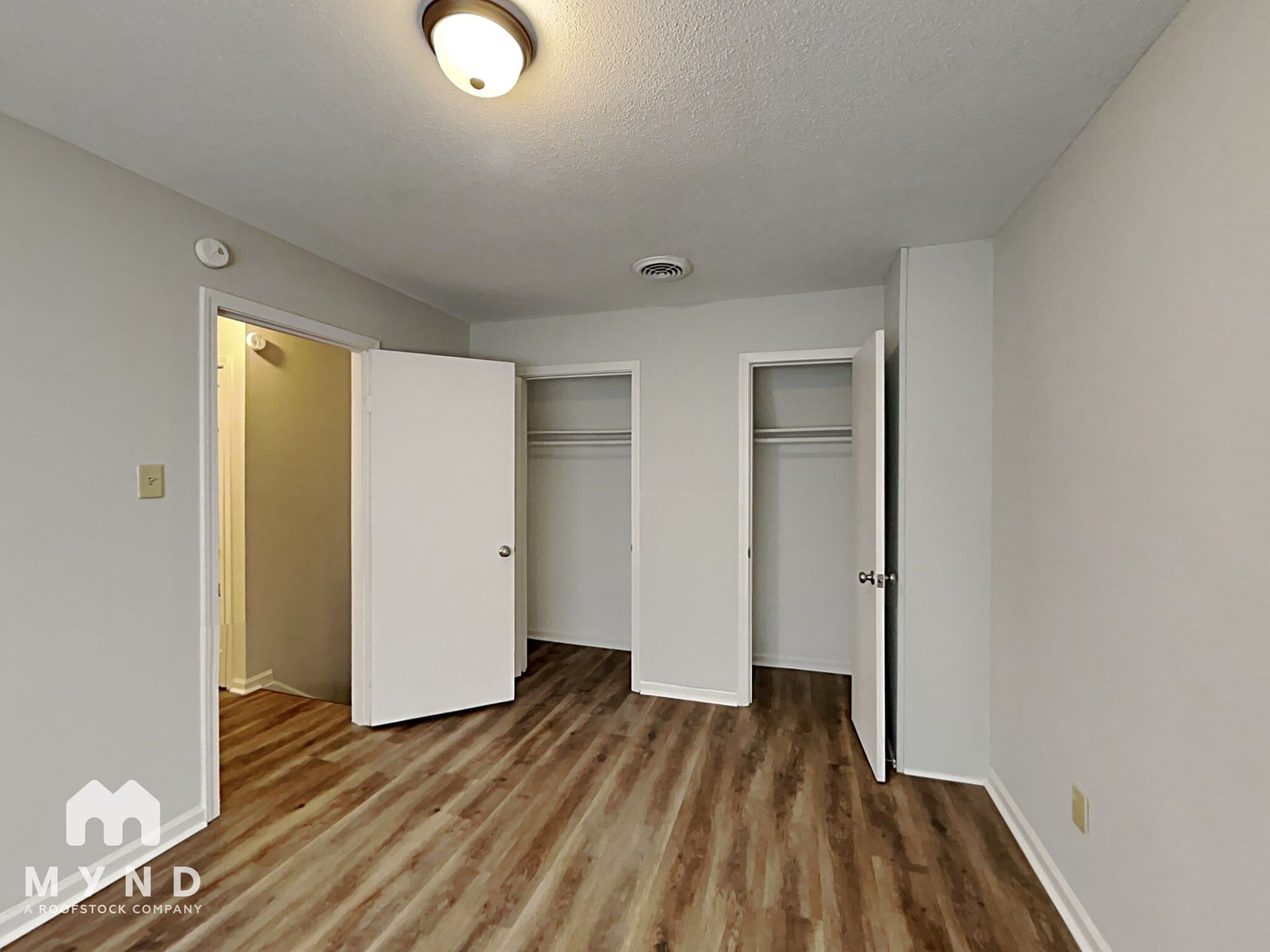 Building Photo - 4100 Navaho Ave