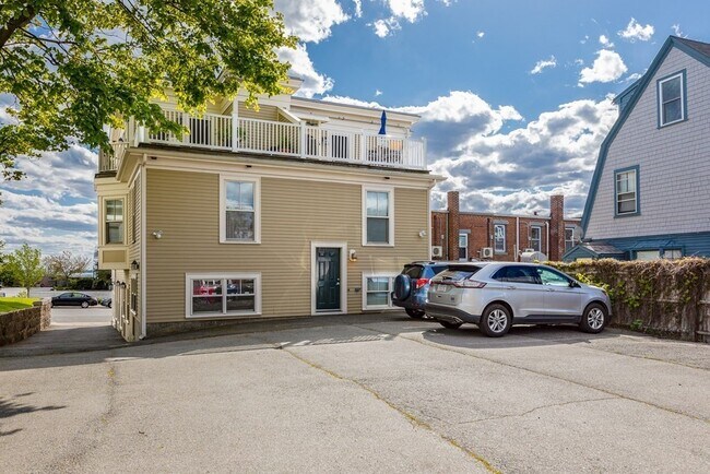 Building Photo - 168 Humphrey St