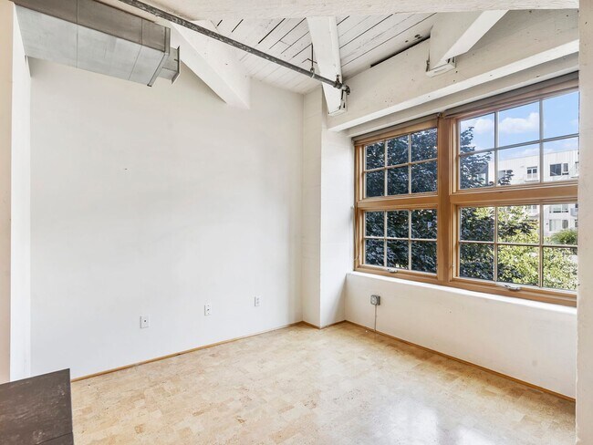 Building Photo - Marshall Wells - North facing Pearl District Loft w/parking/storage/ac