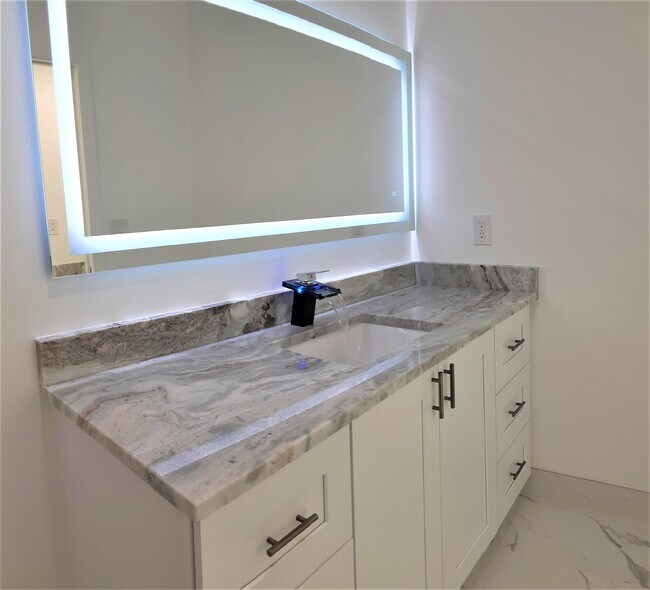 Building Photo - 14516 Canalview Dr