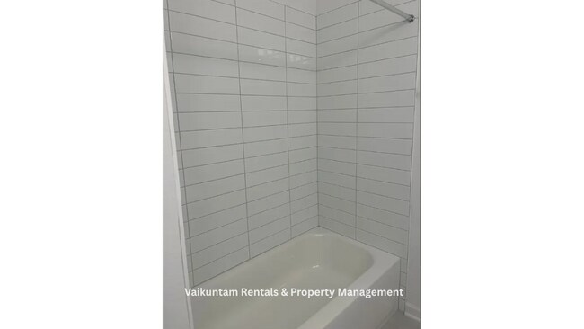 Building Photo - 563 Cherry Elm Dr