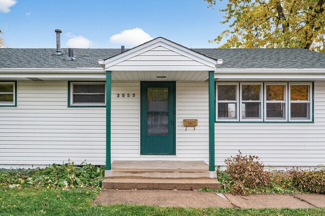 Building Photo - 3953 Arthur St NE