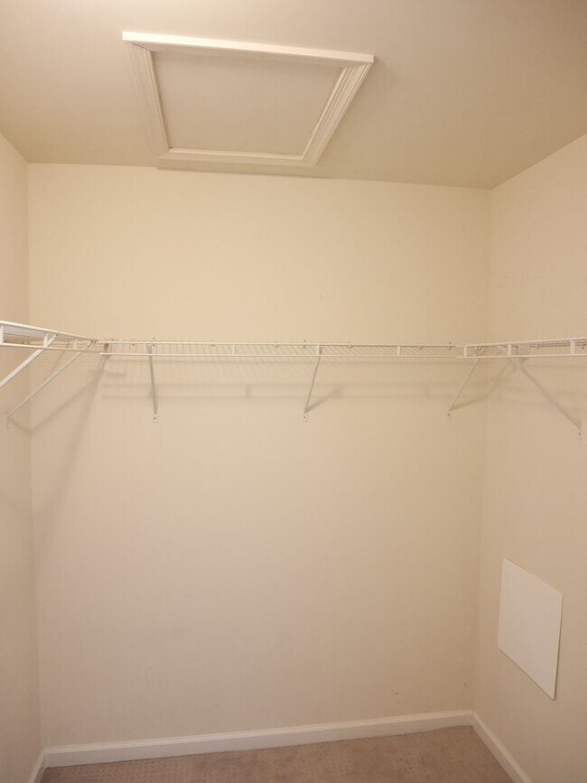 Building Photo - Modern 5-Bedroom Home in Easton – Offered Furnished or Unfurnished