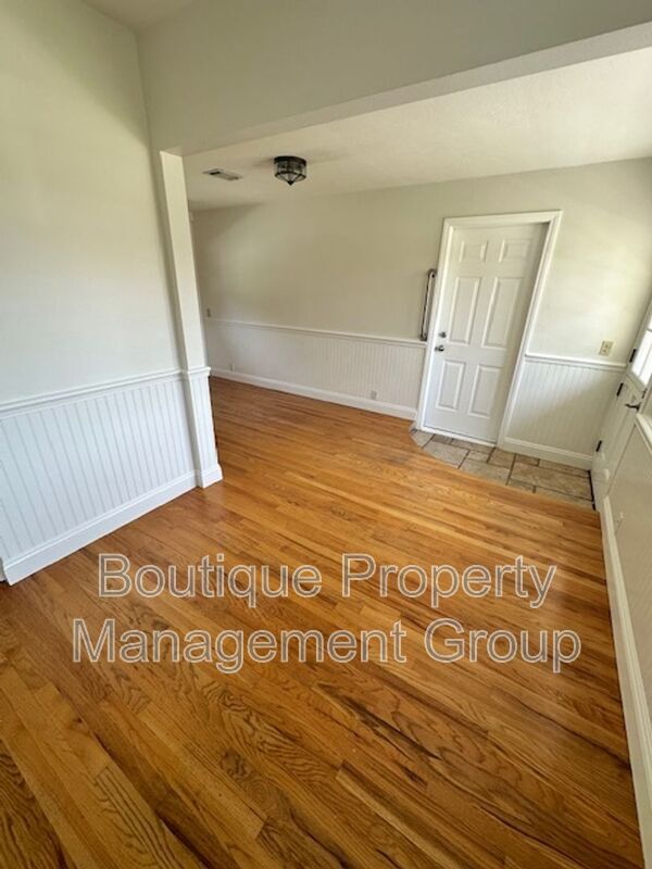 Building Photo - 12551 Bubbling Well Rd