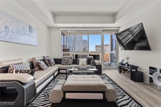 Building Photo - 4575 Dean Martin Dr